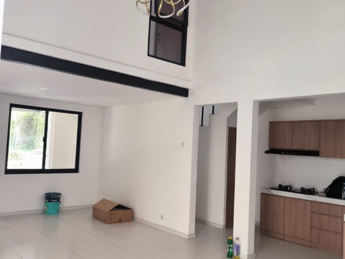 Rumah Semi Furnished Bagus di Kota Baru Parahyangan