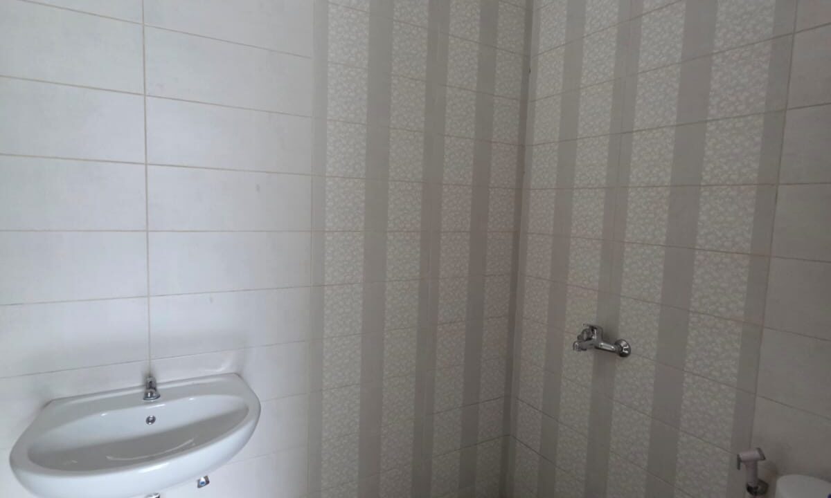 WhatsApp Image 2025-10-17 at 09.19.33 (2)