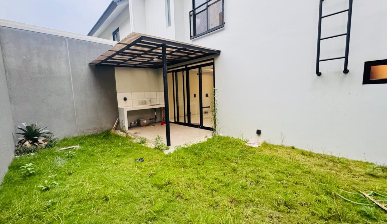 WhatsApp Image 2025-11-24 at 08.31.48