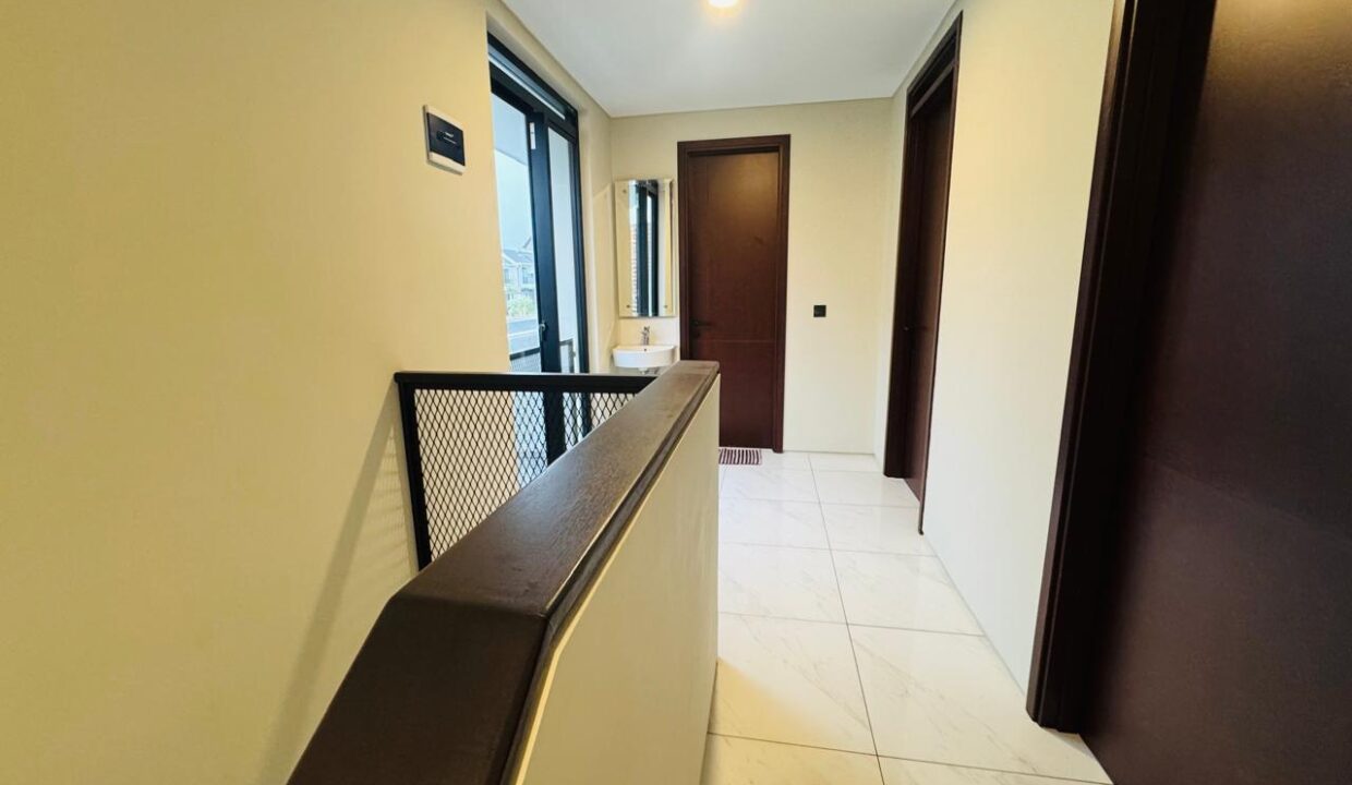 WhatsApp Image 2025-11-24 at 08.31.50 (3)