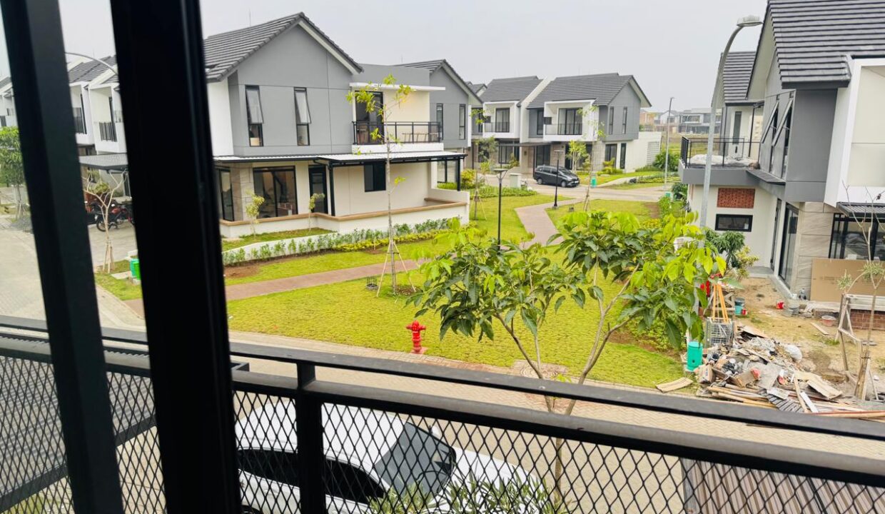 WhatsApp Image 2025-11-24 at 08.31.51