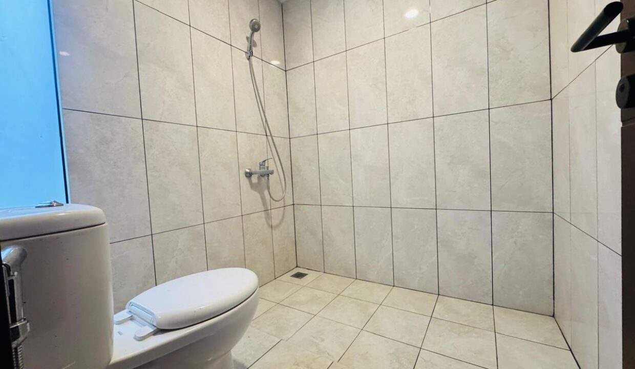 WhatsApp Image 2025-11-24 at 08.31.51 (3)