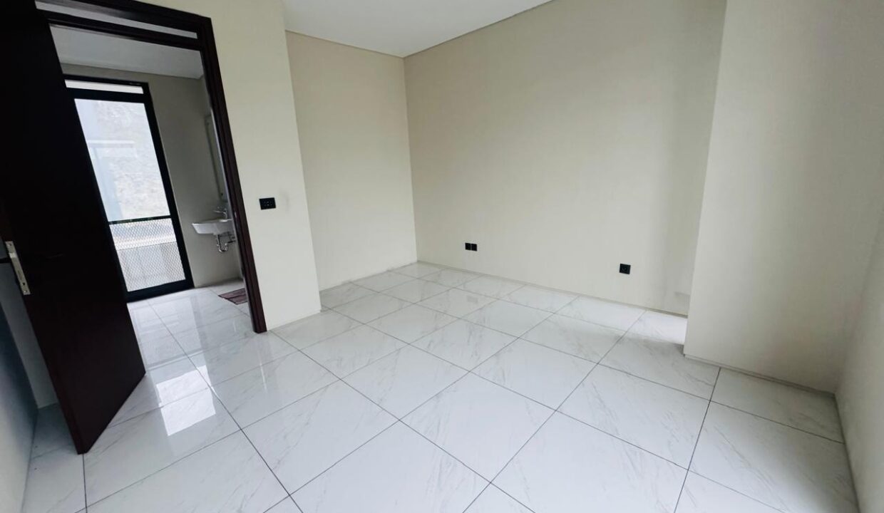 WhatsApp Image 2025-11-24 at 08.31.52 (1)